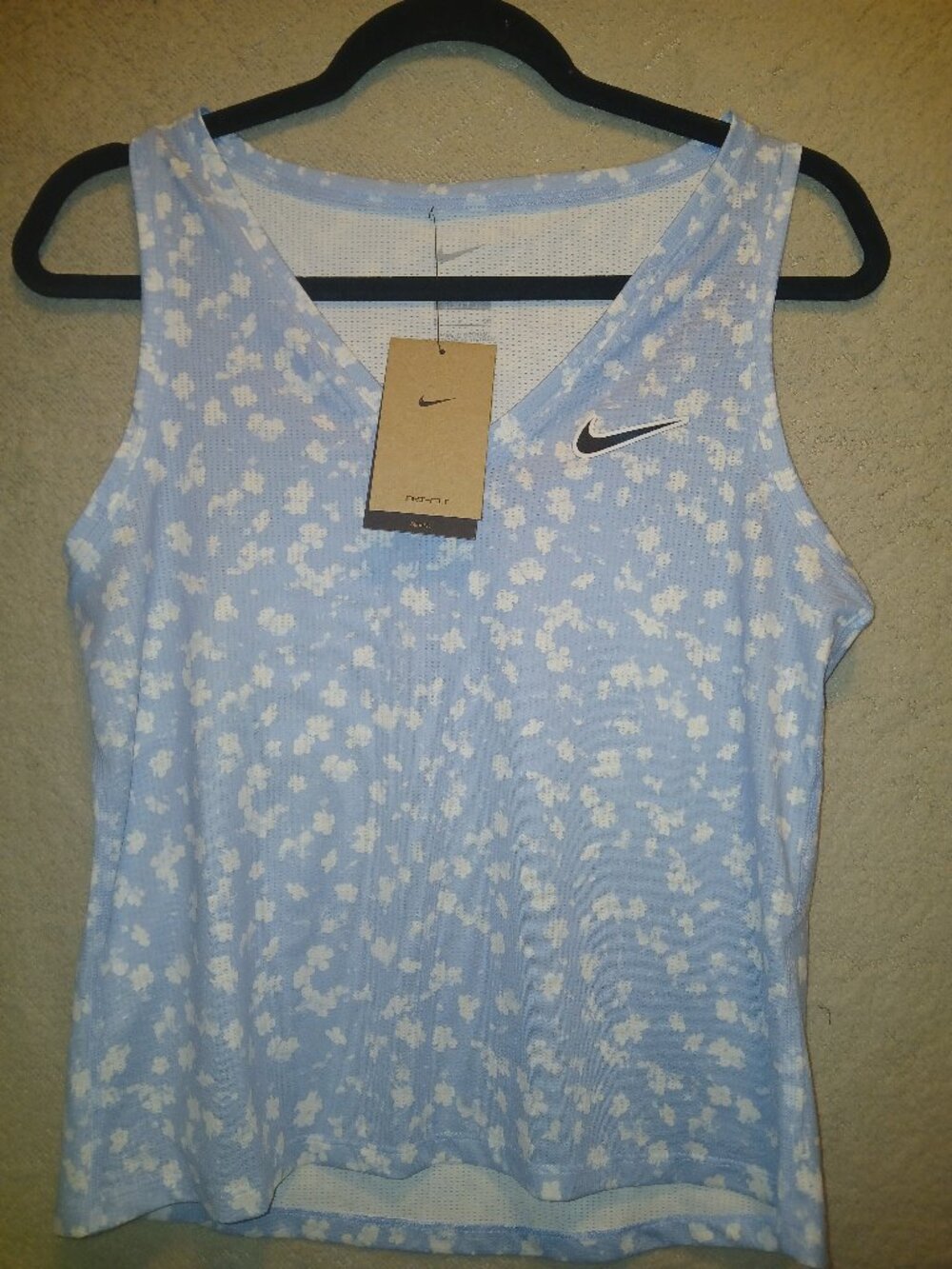 Nike top